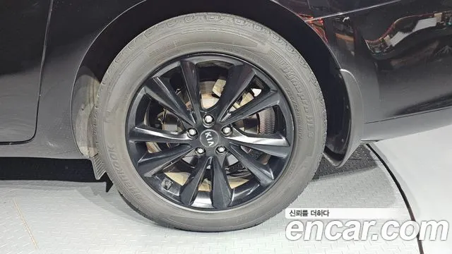 Kia Carnival 2018 thumb 3