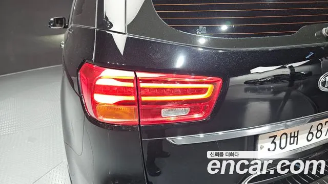 Kia Carnival 2018 thumb 6