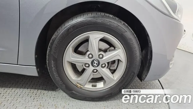 Hyundai Avante 2017 thumb 8
