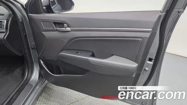 Hyundai Avante 2017 thumb 6