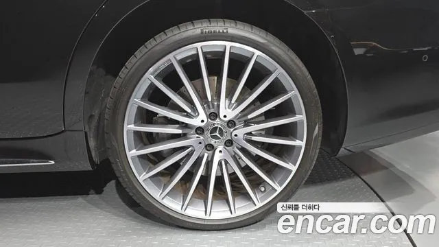 Mercedes-Benz S-Class 2025 thumb 2