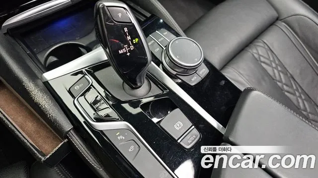 BMW 5 серии 2019 thumb 10