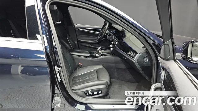 BMW 5 серии 2019 thumb 5