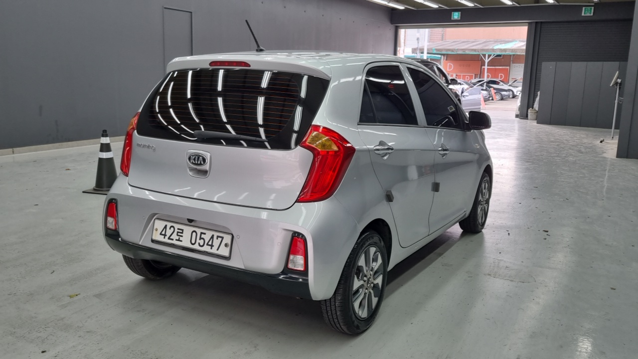 Kia Morning 2016 thumb 4