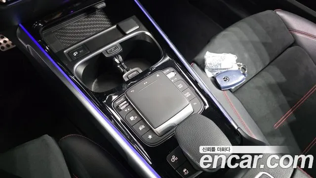 Mercedes-Benz GLB 2021 thumb 10