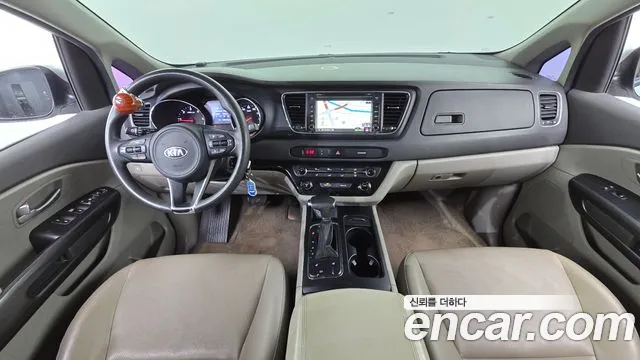 Kia Carnival 2017 thumb 4