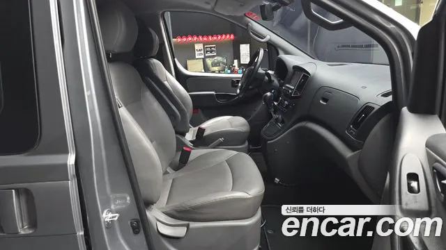 Hyundai Staria 2018 thumb 10