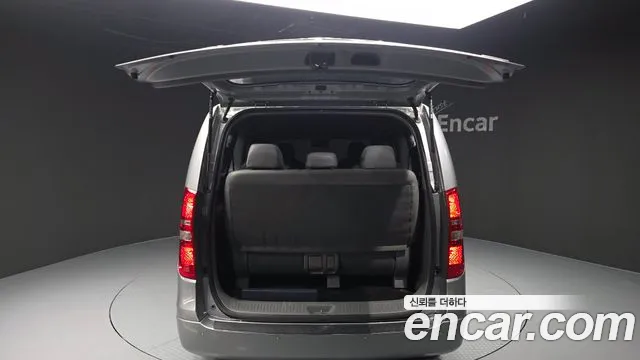 Hyundai Staria 2018 thumb 3