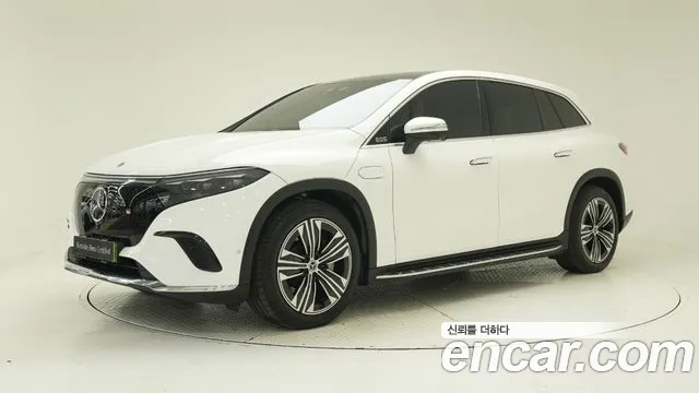 Mercedes-Benz EQS SUV 2024 thumb 7
