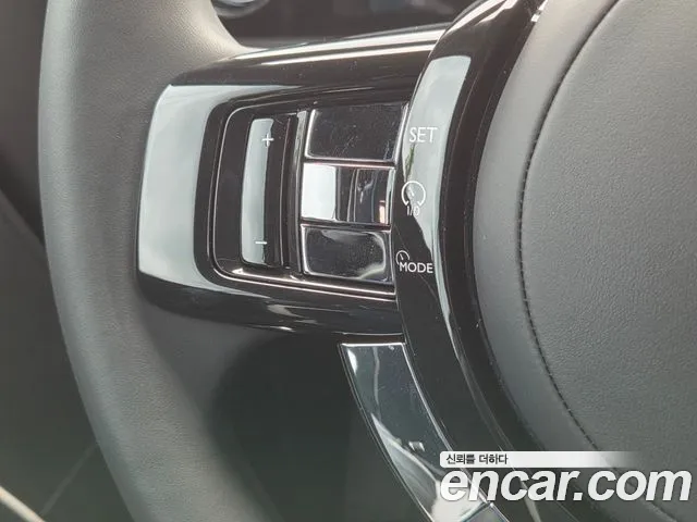 Rolls-Royce Spectre 2024 thumb 2