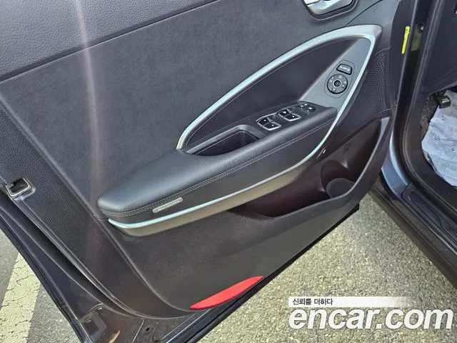 Hyundai Santafe 2015 thumb 12
