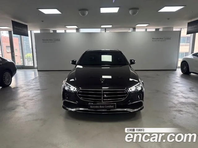 Mercedes-Benz E-Class 2021 thumb 8