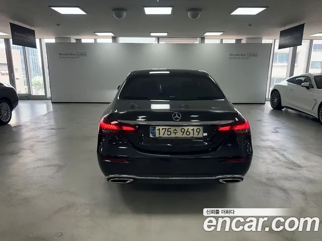 Mercedes-Benz E-Class 2021 thumb 12