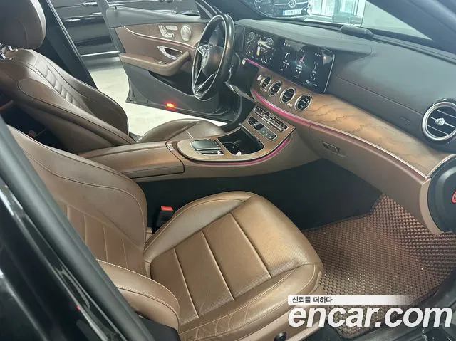 Mercedes-Benz E-Class 2021 thumb 9