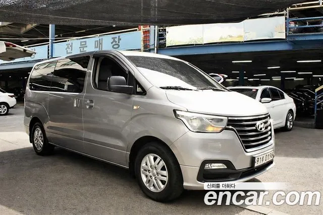 Hyundai Staria 2018 thumb 5