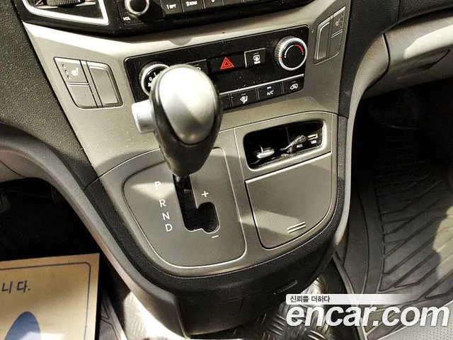 Hyundai Staria 2018 thumb 8