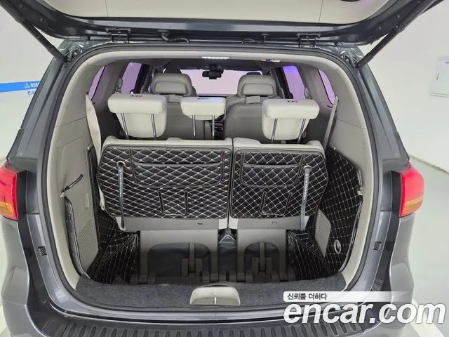 Kia Carnival 2015 thumb 5