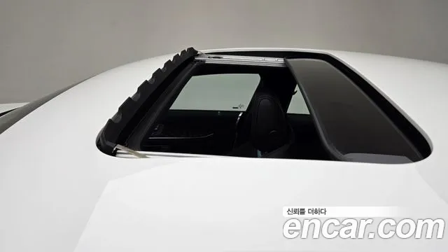Mercedes-Benz AMG GT 2025 thumb 5
