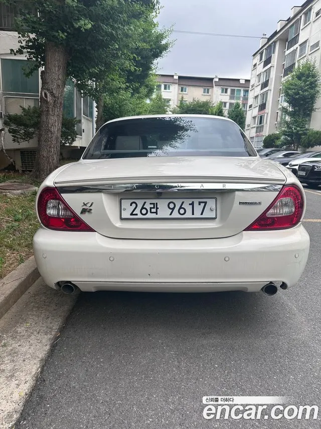Jaguar XJ 2008 thumb 8