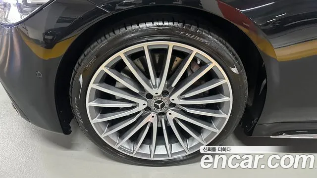 Mercedes-Benz S-Class 2025 thumb 5