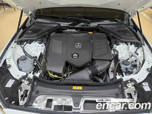 Mercedes-Benz E-Class 2025 thumb 7