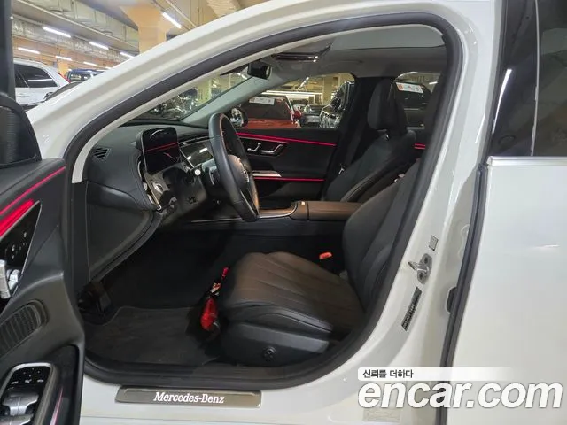 Mercedes-Benz E-Class 2025 thumb 3