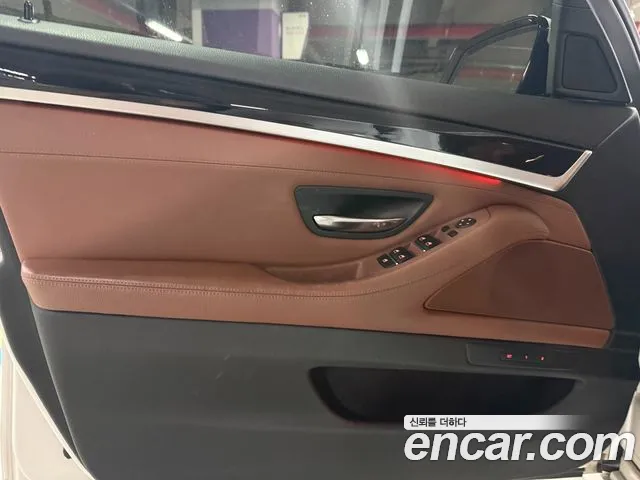 BMW 5 серии 2016 thumb 7