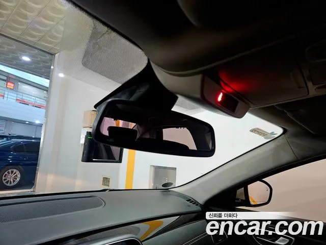 Renault SM6 2017 thumb 10