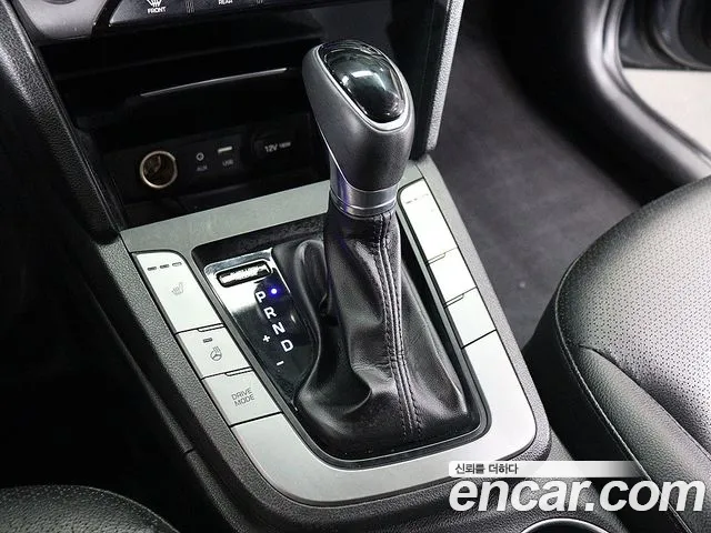 Hyundai Avante 2017 thumb 2