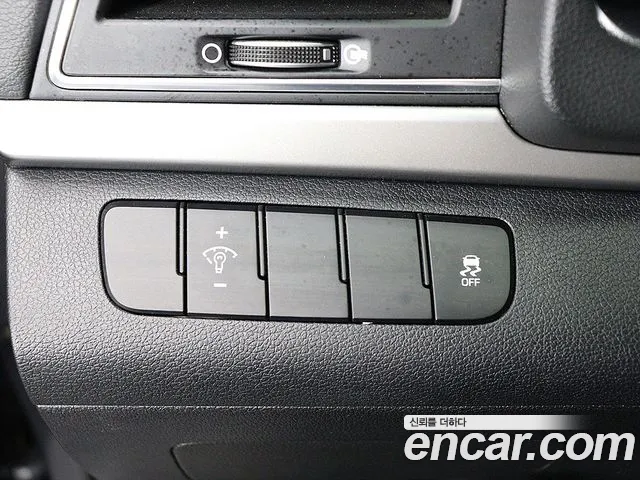 Hyundai Avante 2017 thumb 5