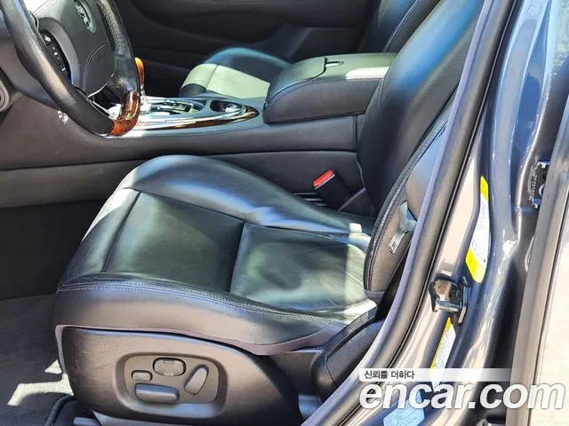 Jaguar XJ-8 2005 thumb 2