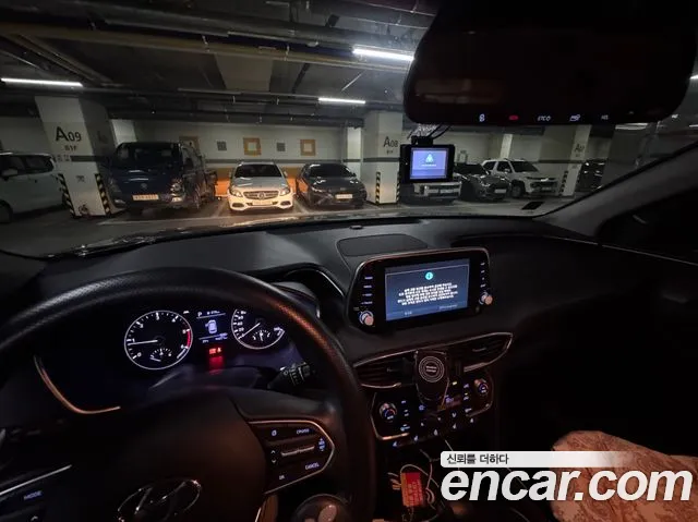 Hyundai Santa Fe 2019 thumb 3