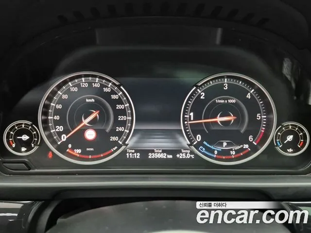 BMW 5 серии 2015 thumb 10
