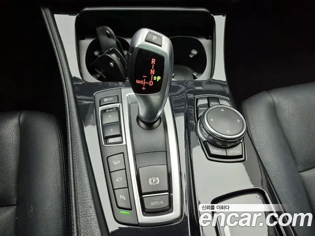 BMW 5 серии 2015 thumb 11