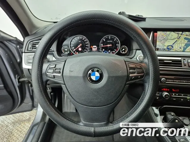 BMW 5 серии 2015 thumb 12