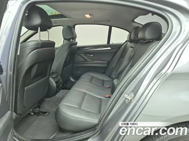 BMW 5 серии 2015 thumb 8