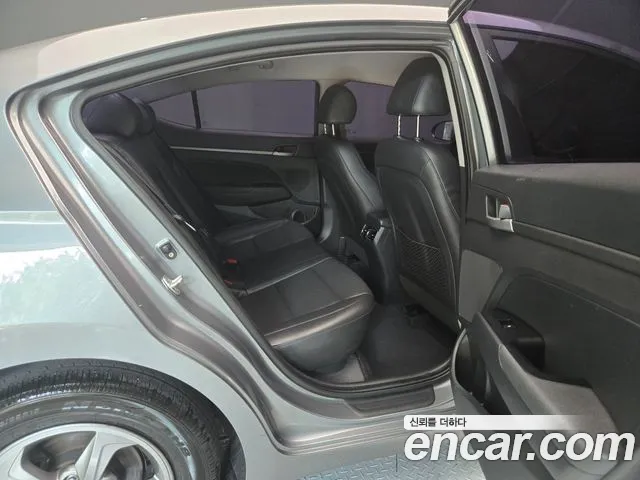 Hyundai Avante 2016 thumb 4