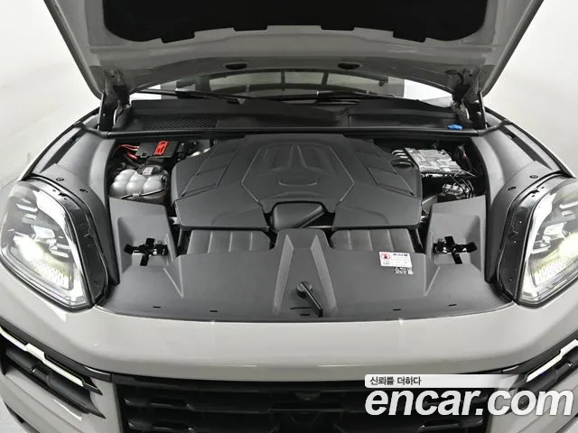 Porsche Cayenne 2024 thumb 6