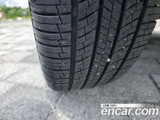 KGM TIBOLI 2018 thumb 5