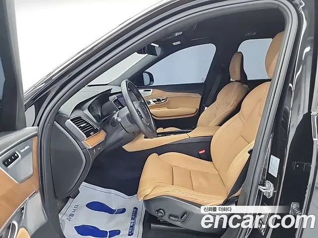Volvo XC90 2018 thumb 11