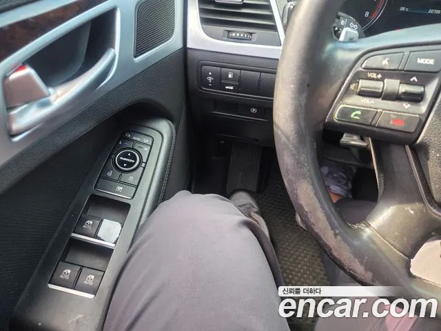 Hyundai Genesis 2016 thumb 3