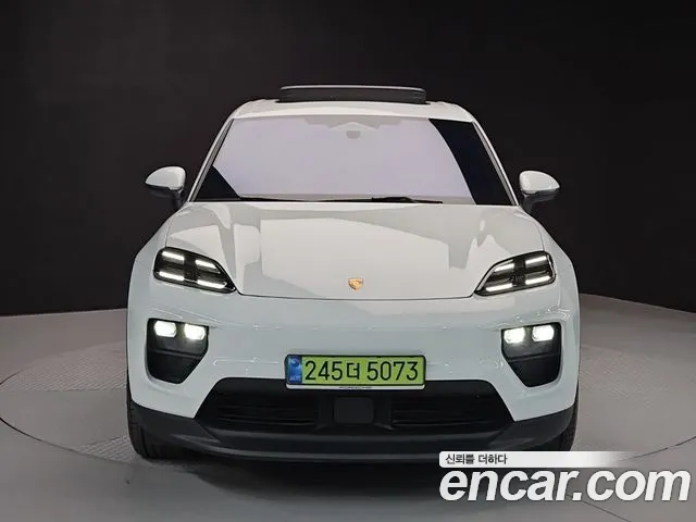 Porsche Macan EV 2025 thumb 4