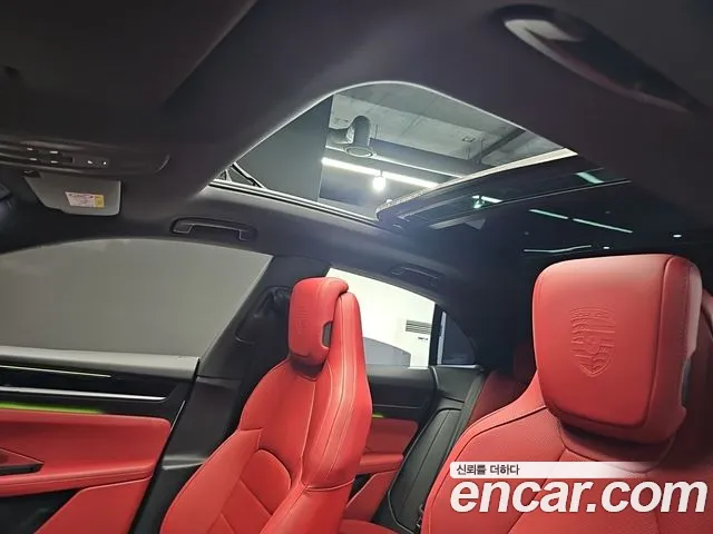 Porsche Macan EV 2025 thumb 12