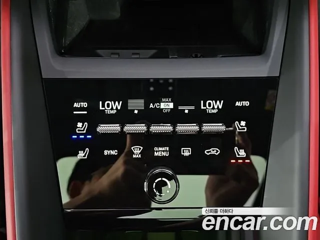 Porsche Macan EV 2025 thumb 3