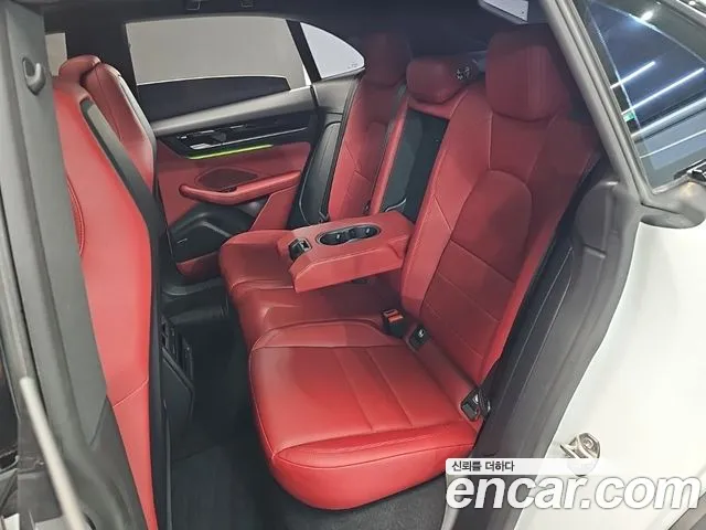 Porsche Macan EV 2025 thumb 8