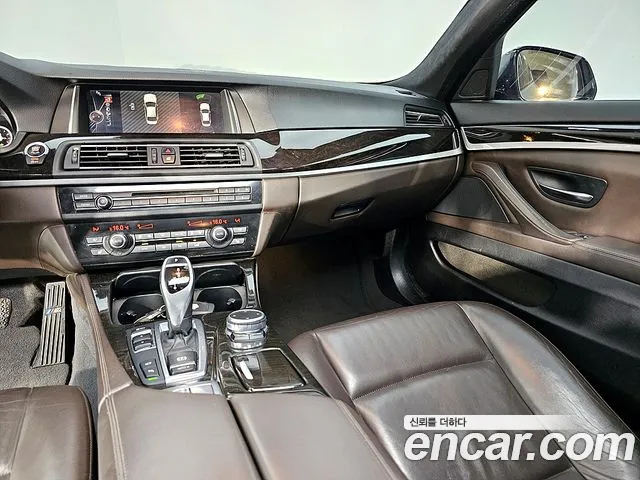 BMW 5 серии 2016 thumb 9