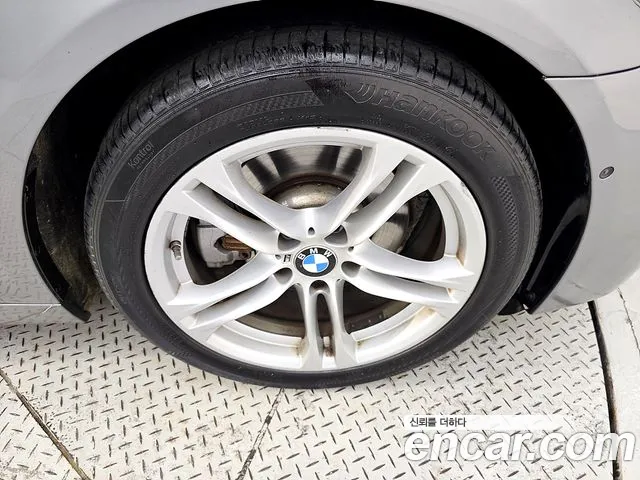 BMW 5 серии 2016 thumb 4