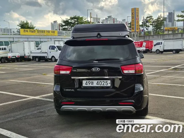 Kia Carnival 2017 thumb 6