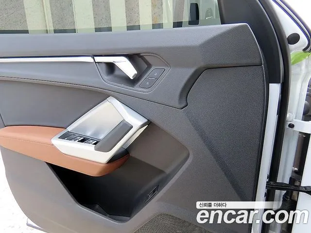 Audi Q3 2020 thumb 4