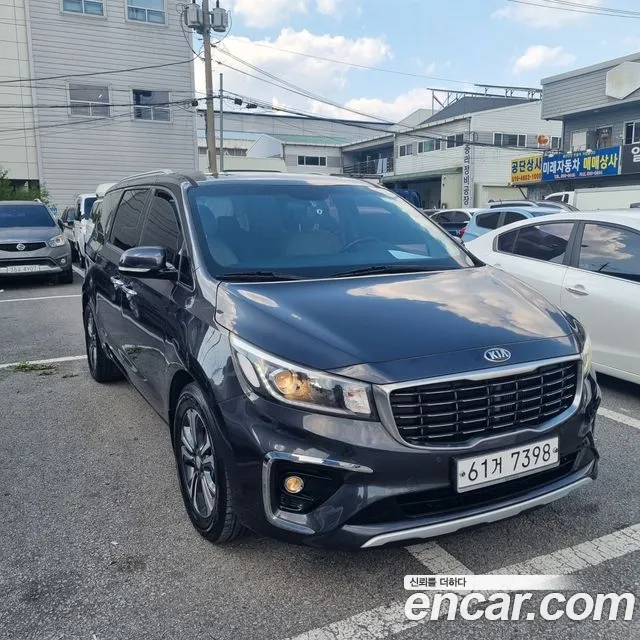 Kia Carnival 2018 thumb 11